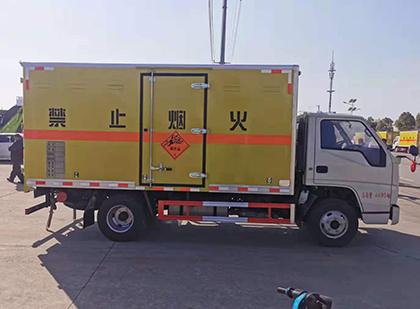 静乐爆破器材运输车技术升级与安全合规新趋势
